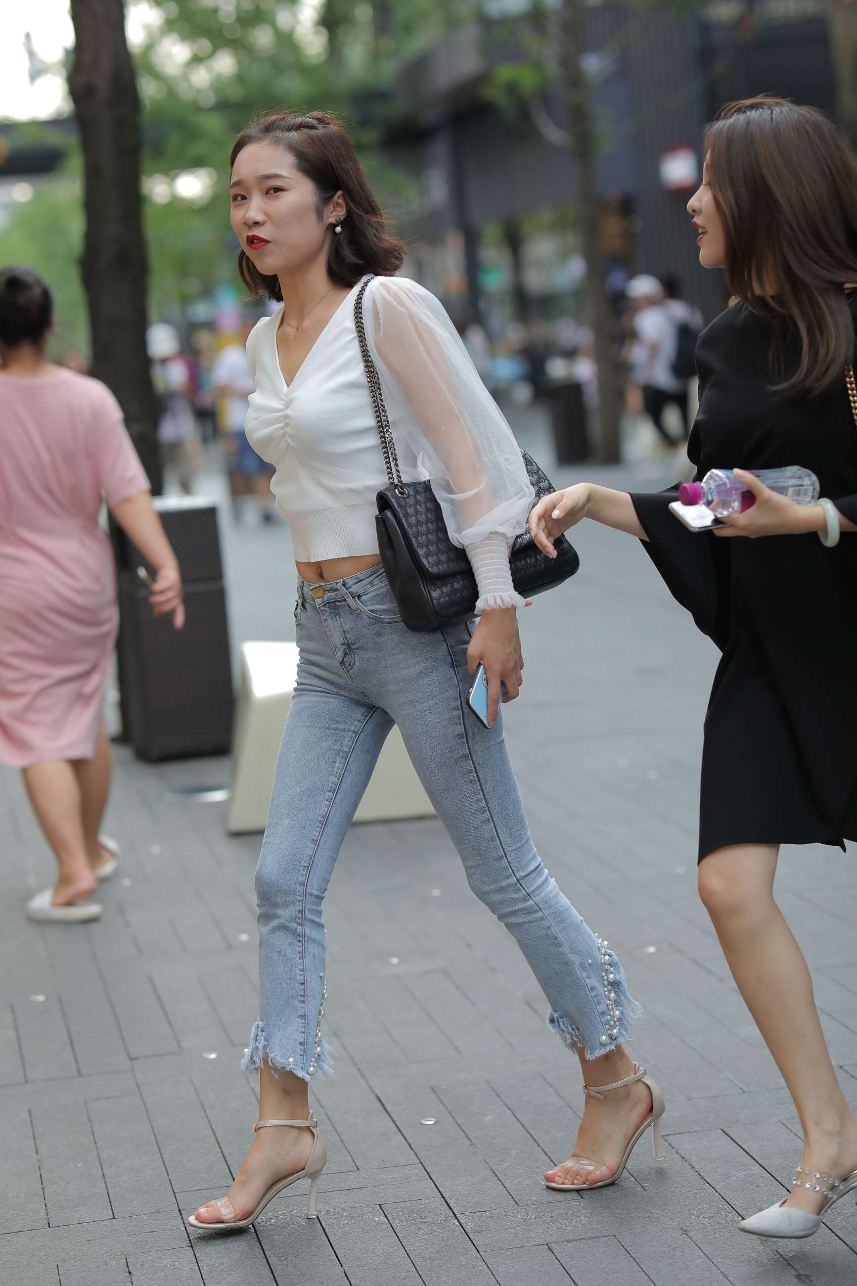 38767n1u212qmmjk.jpg