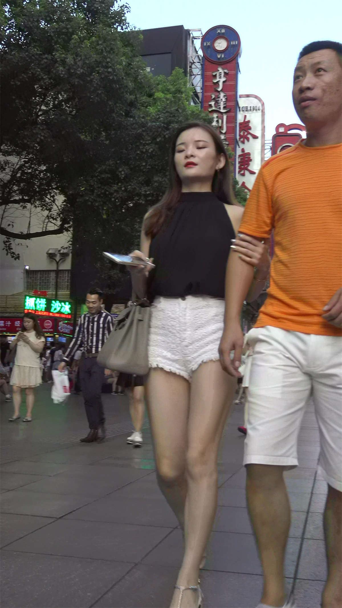 81885-4n0z30ic0ad.jpg