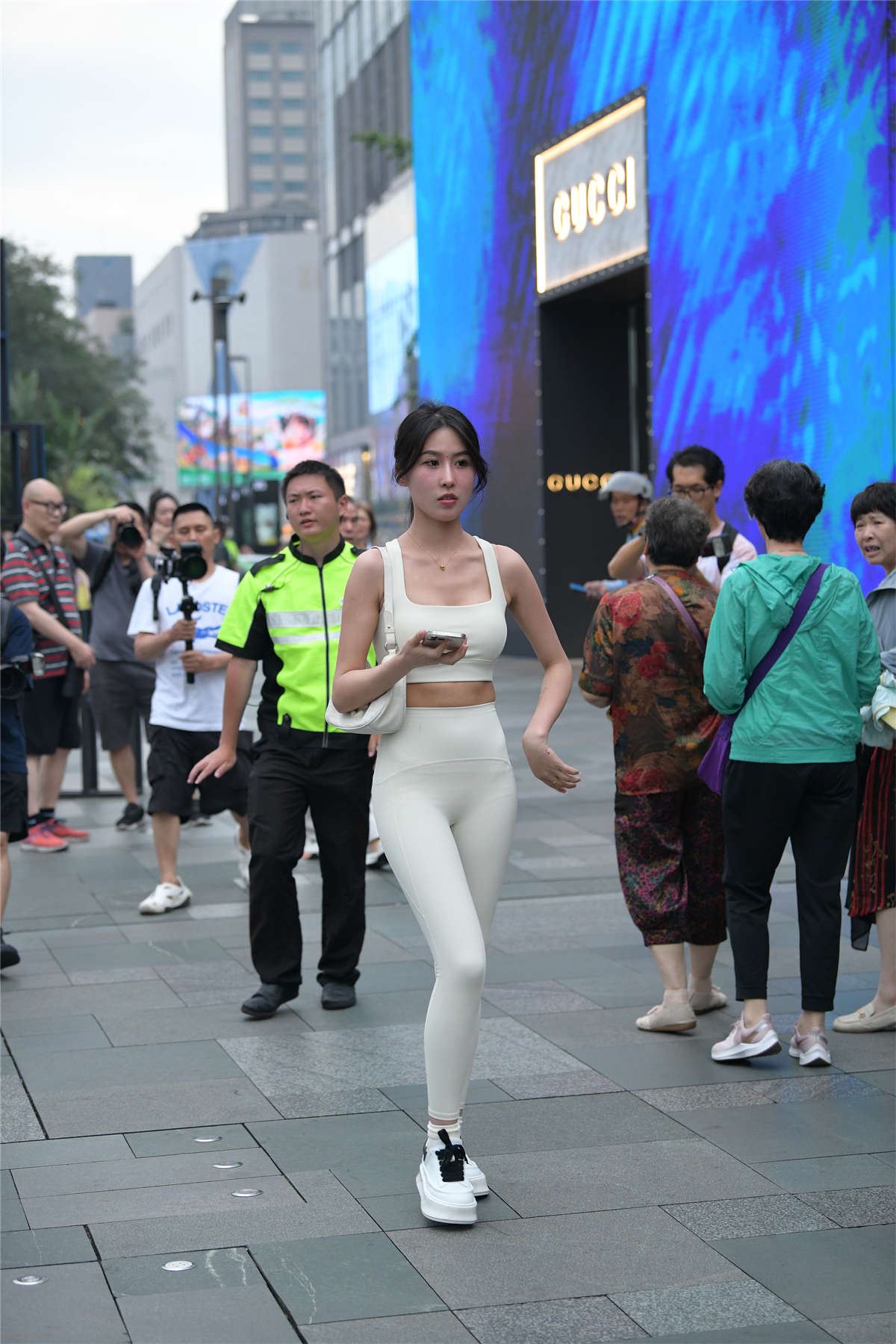 108101-q4edfjedyou.jpg