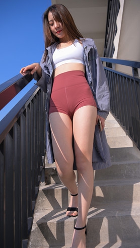8823mfurnk1yyxp.jpg