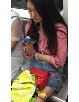 17604j0btkqd1eet.jpg