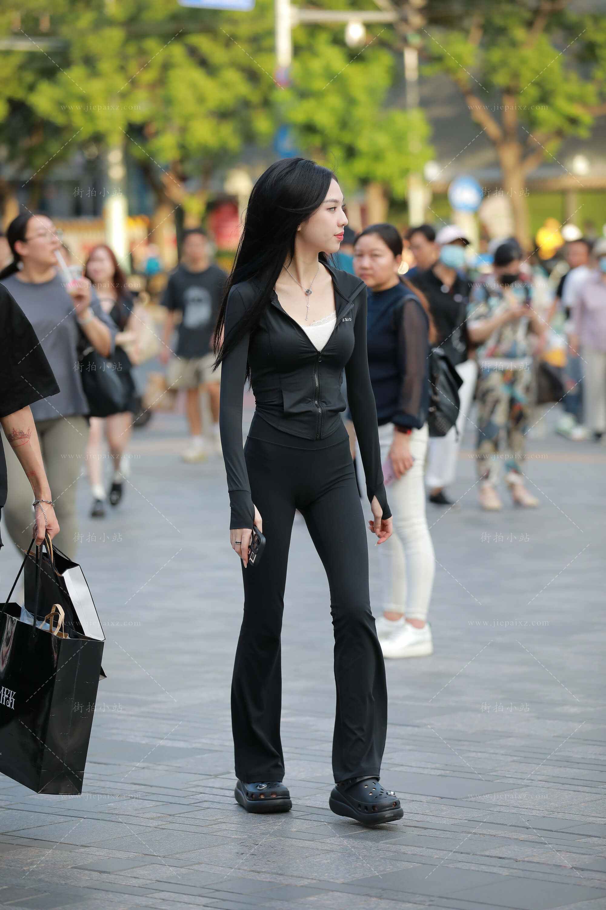 36928gvzv220lq4b.jpg