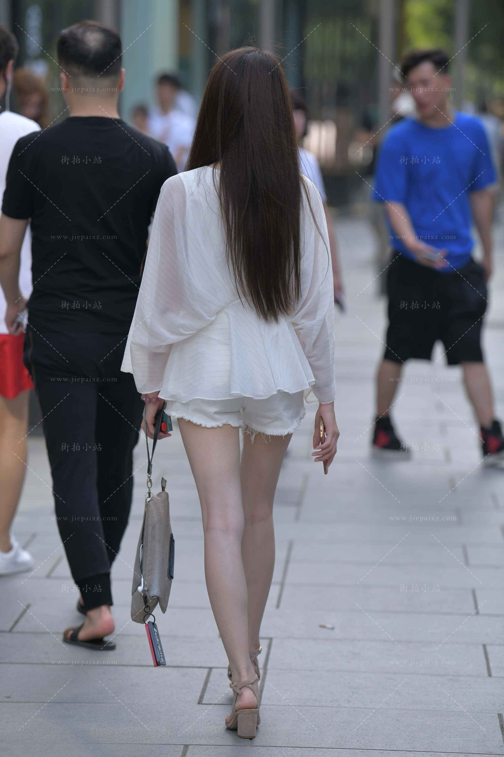 3702012ynemb2zet.jpg