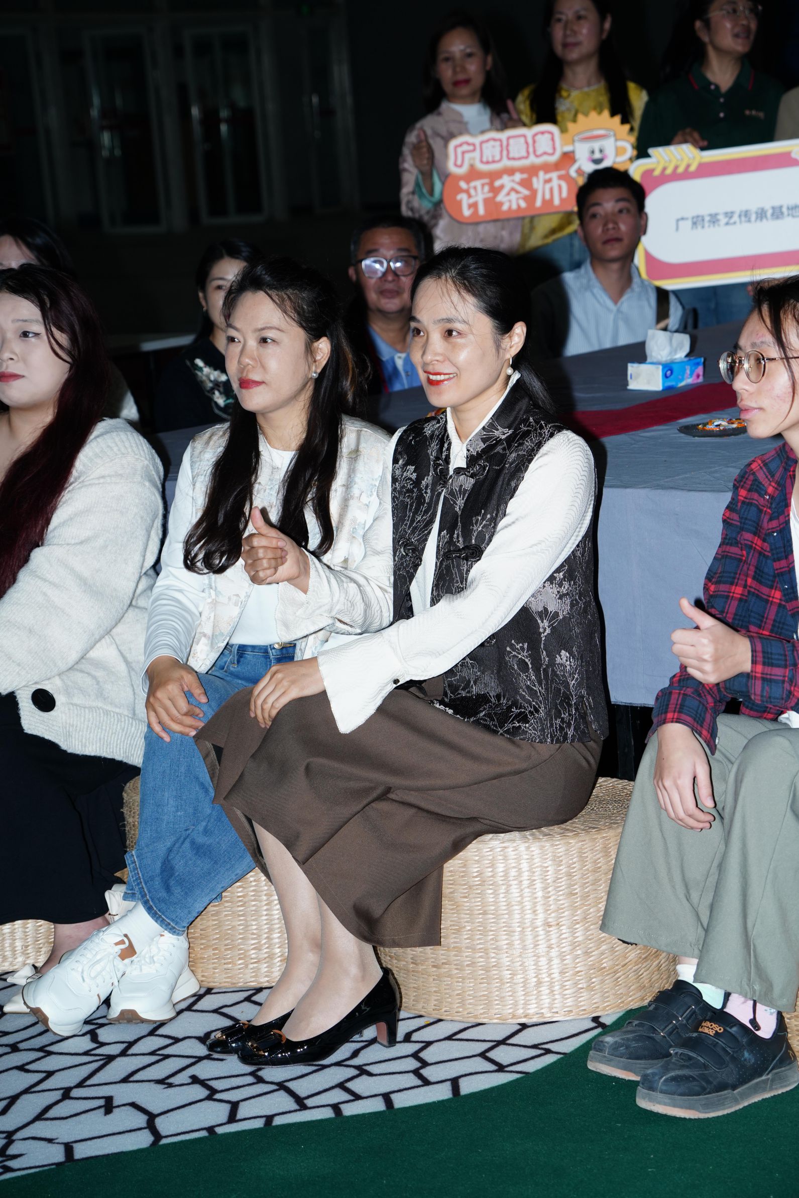  20241123-1展会多位美女超薄 
