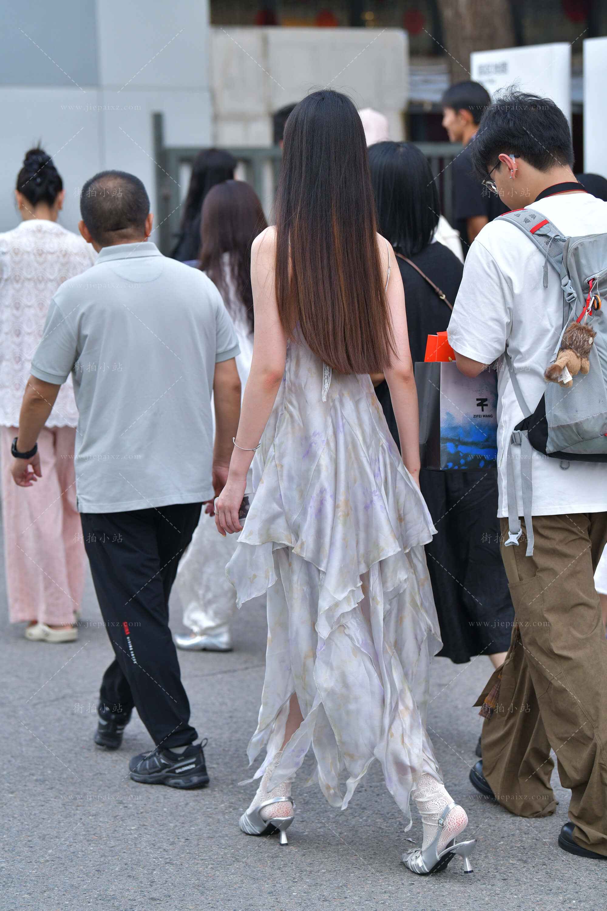 38049uebiwdhl2mn.jpg