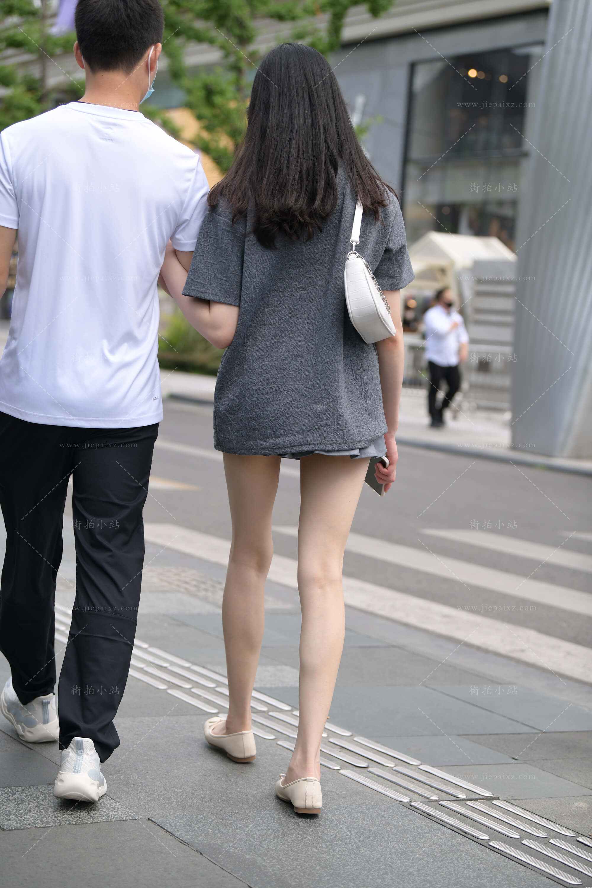 382714mjul0bztj2.jpg