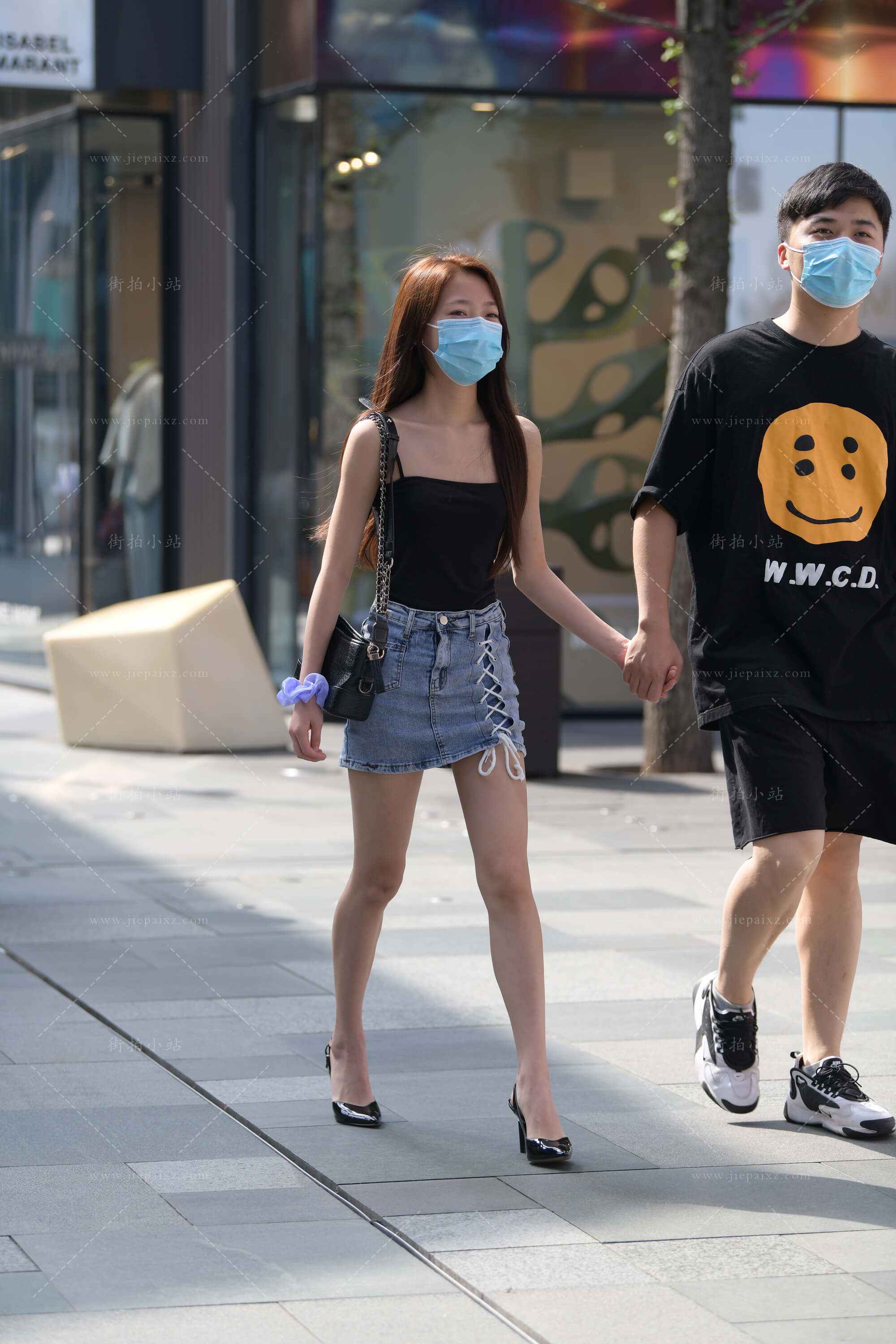38772ewola0aukmm.jpg