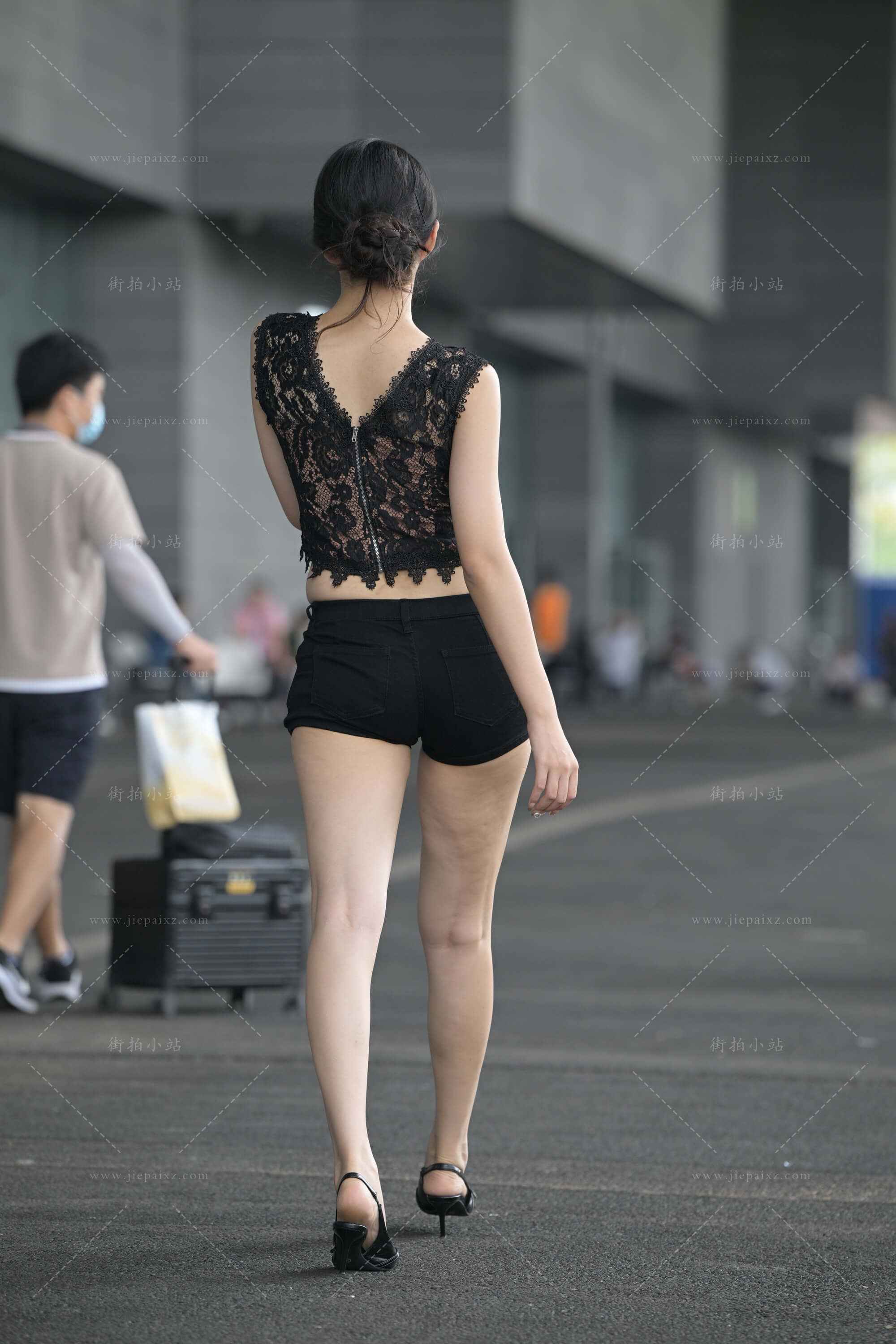 39218uciwfgh4hdq.jpg