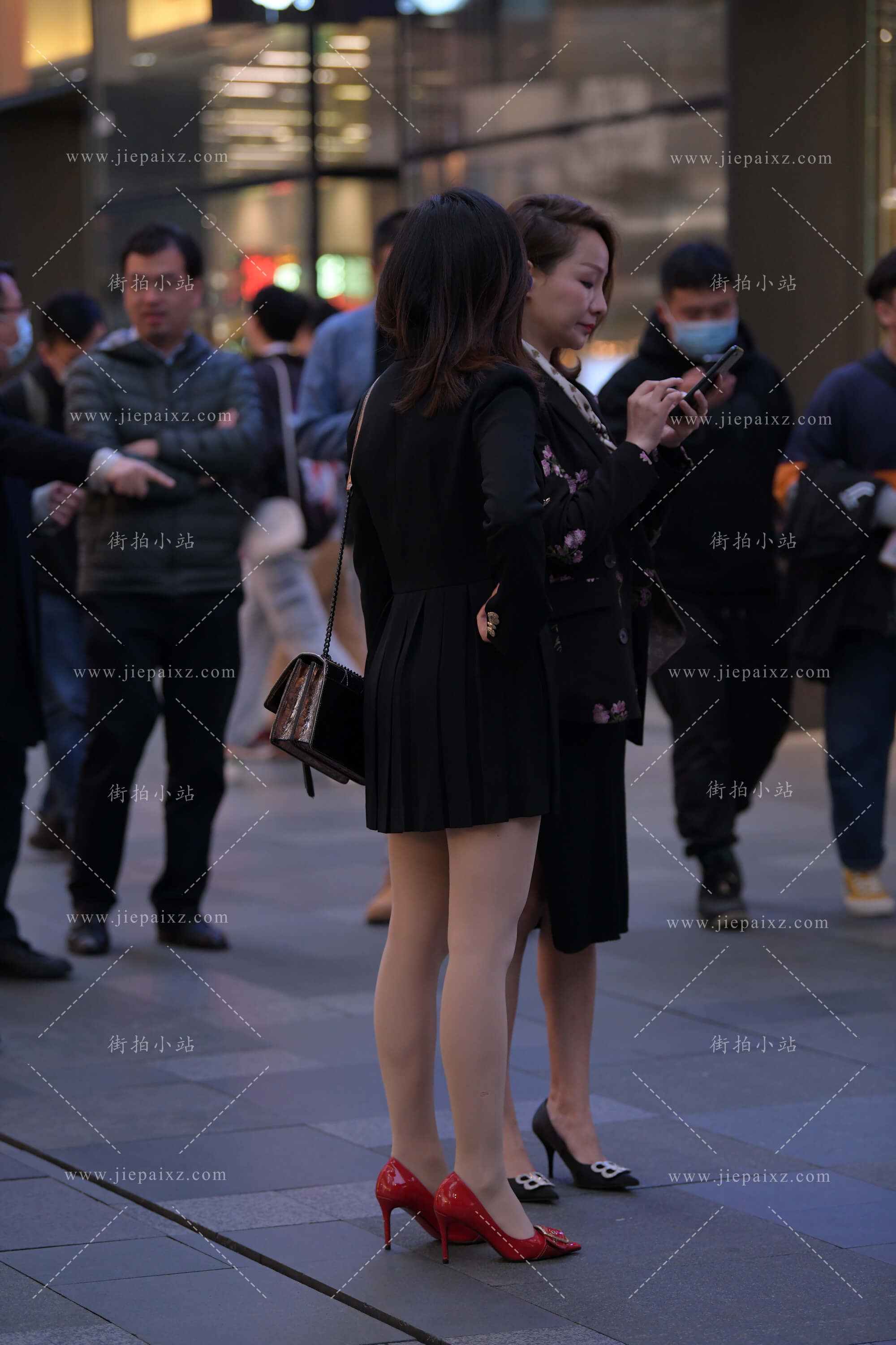 40690mfvnsn4lpfc.jpg