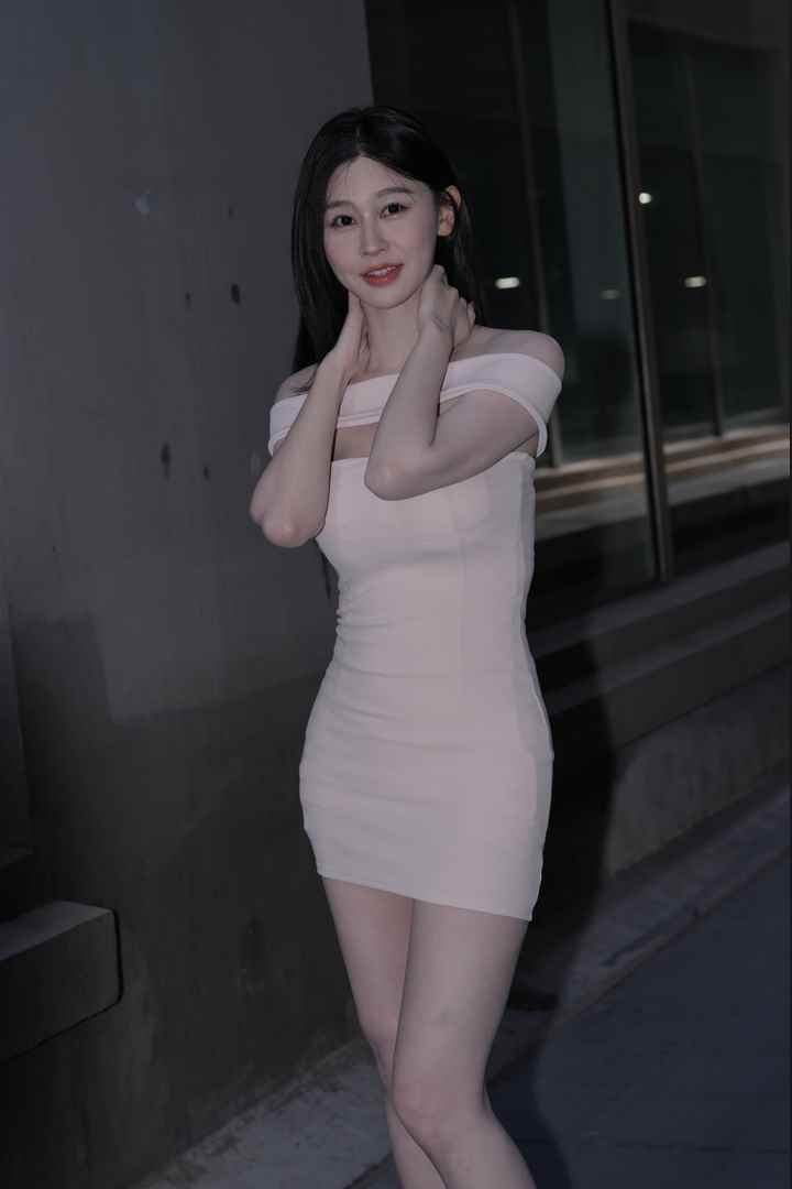 甜美气质周幼琳 [117P1V-2.67GB]