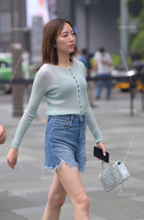 街头里简约大气的少妇/231105-7-32 14P