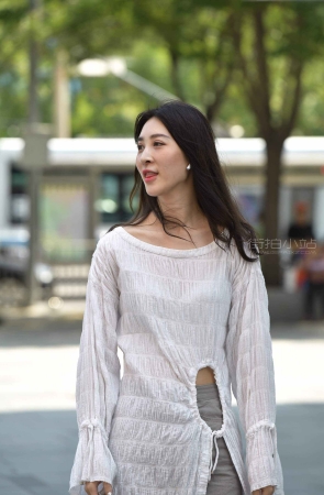 街拍气质短裙美女1