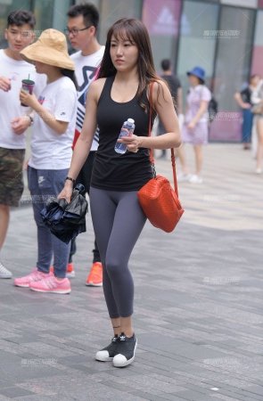性感紧身裤美女
