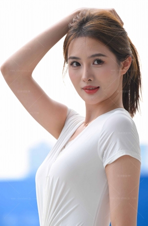 2592-21-183√一米八大长腿-啾啾呜 15P