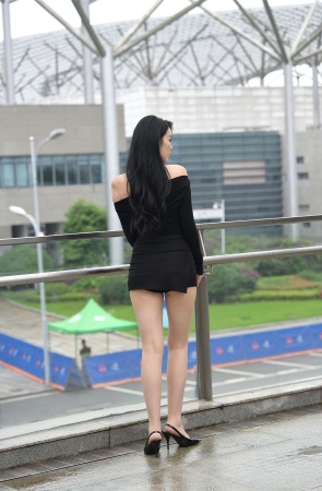 黑色短裙消失装