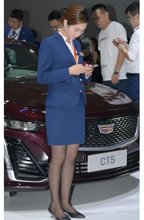 车展上的黑丝美女2(38P)