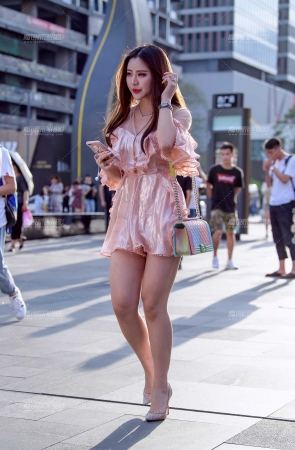 高跟鞋美腿美女