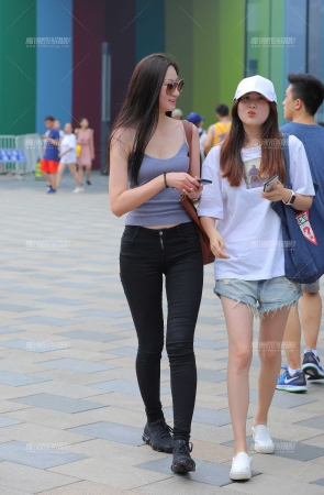 黑色紧牛小姐姐