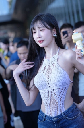 不只是美丽小哈娜