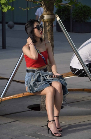 极品性感大长腿美女