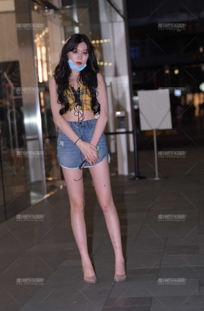 搭讪大长腿小姐姐