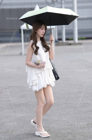 23613-20=72美腿爱穿拖鞋，白皙小仙女 13P
