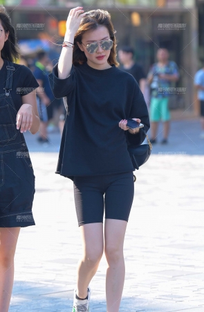 漂亮长腿美女