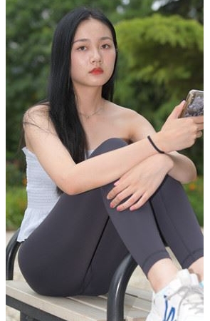 黑色瑜伽裤美女【套图+视频】