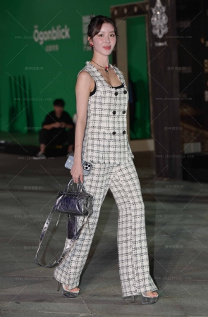 SH26-18-47√都市丽人