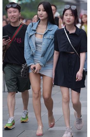 包臀裙小姐姐(49P)