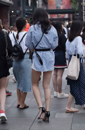 大长腿凉高美女