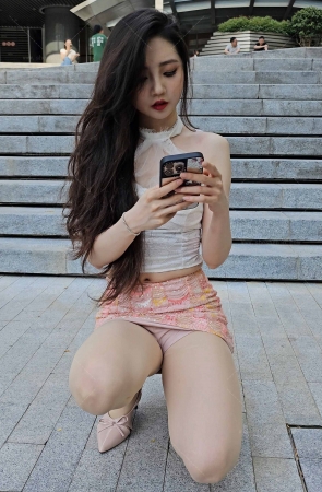 靓妹的肉丝美腿手机4K2min花絮图57P 11P