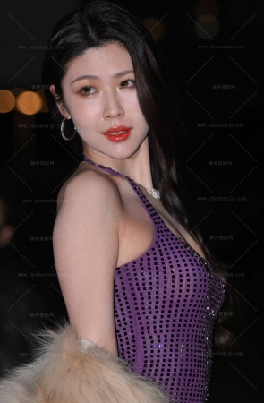 26327-19-113√少妇天花板-弦子-穿貂真好看 11P