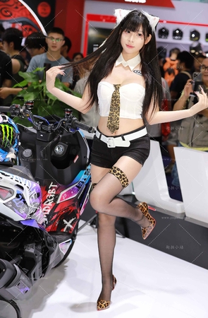 豹纹性感高跟模特  [21P]