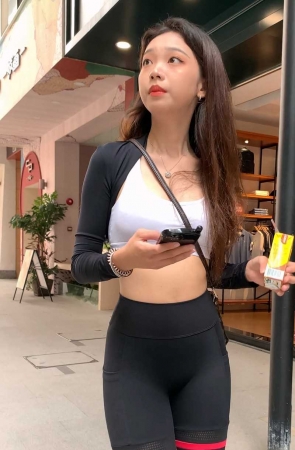 [一始专区] 黑色瑜伽裤美女