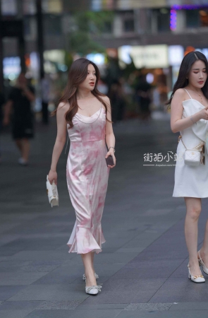 街拍长裙性感美女