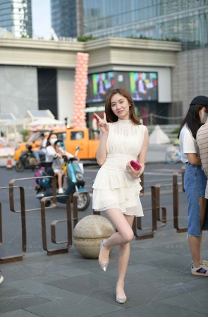 搭讪白裙甜妹小姐姐