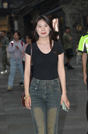 羞涩的妹妹*240620-8-28 15P