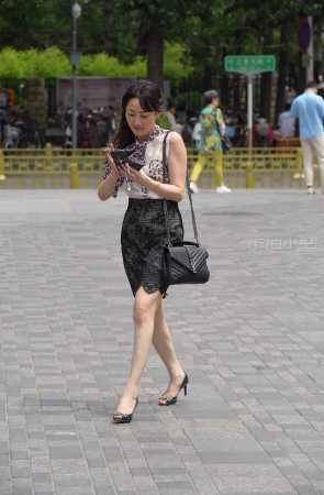 鱼嘴高跟美女