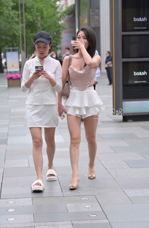 大长腿美女