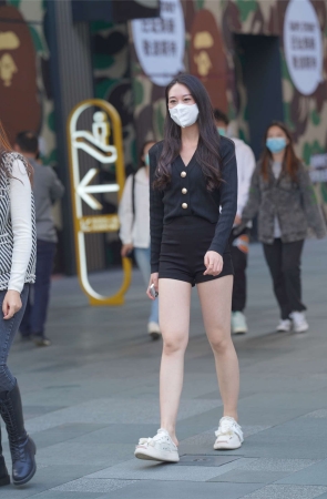 黑色职业装美女