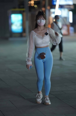 蓝色瑜伽裤mm