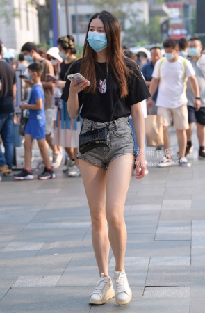 22710-11+68热裤大长腿 17P