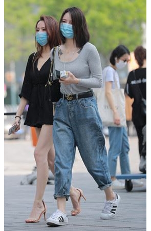 黑裙妹子【套图+视频】