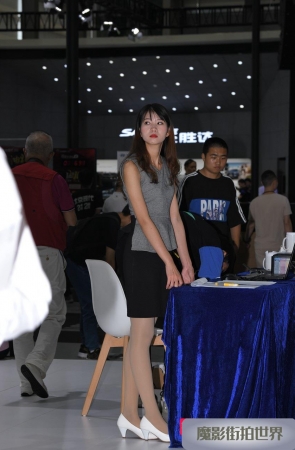 白鞋丝袜前台美女3A1046[435M]