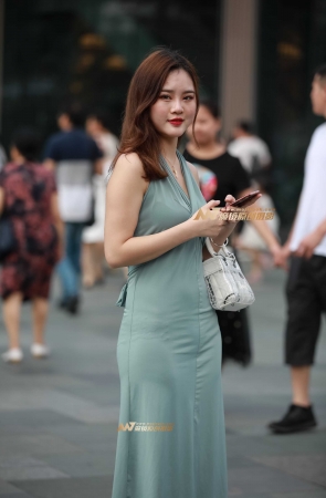 性感长裙 丰满女人味