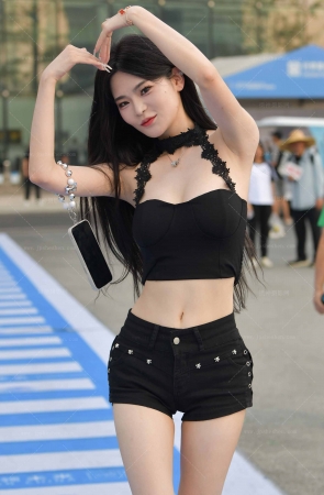 2494-20=105√热裤美腿美女 16P