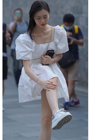 白色连衣裙小姐姐【套图+视频】