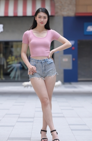夏日里的热裤女孩