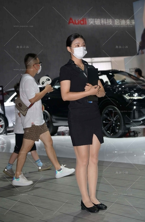 短裙OL肉丝汽车导购小姐姐